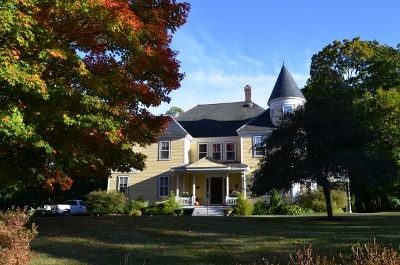 Best time to visit camden; fall front of inn